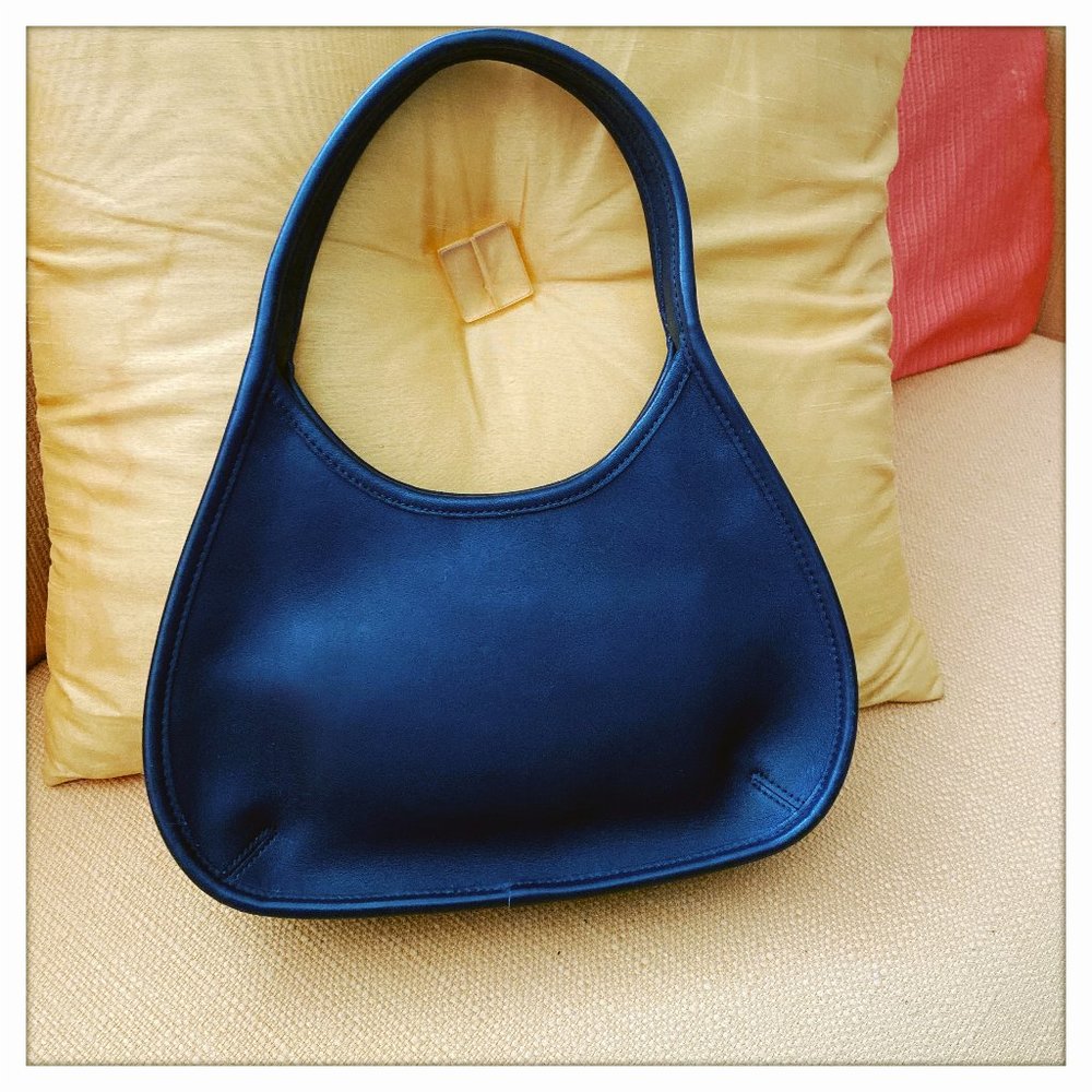 Coach 9027 Vintage Mini Ergo Hobo Black Leather Hand Bag Made in USA